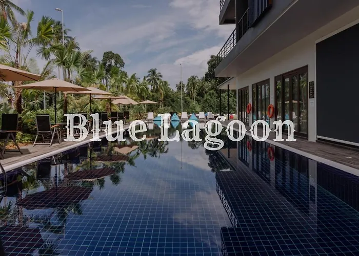 Roxy Sematan Townhouse - Blue Lagoon