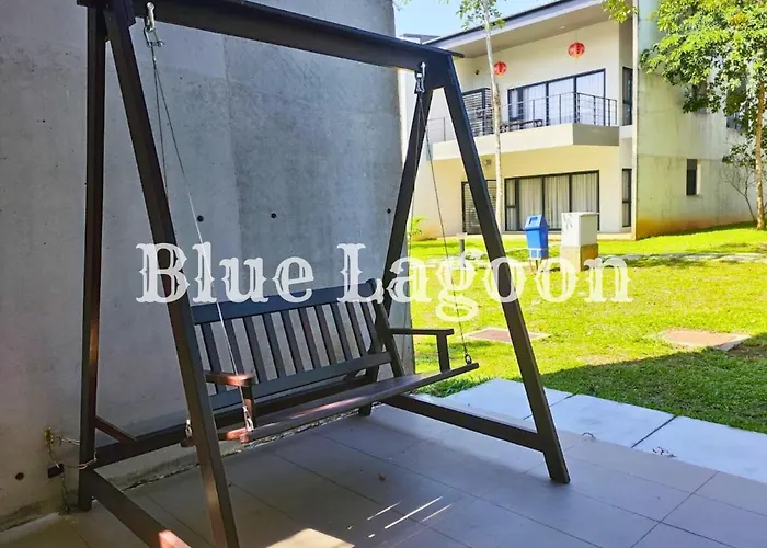 Roxy Sematan Townhouse - Blue Lagoon